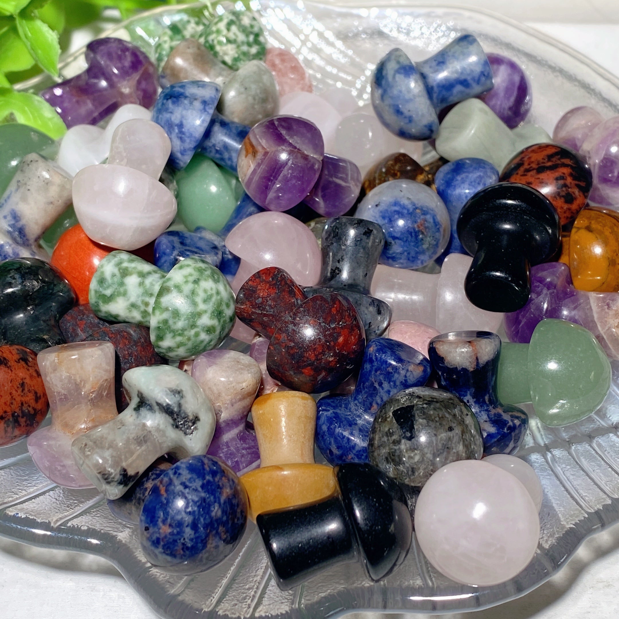 20mm Mixed Crystal Mushrooms Mini Carvings for Healing