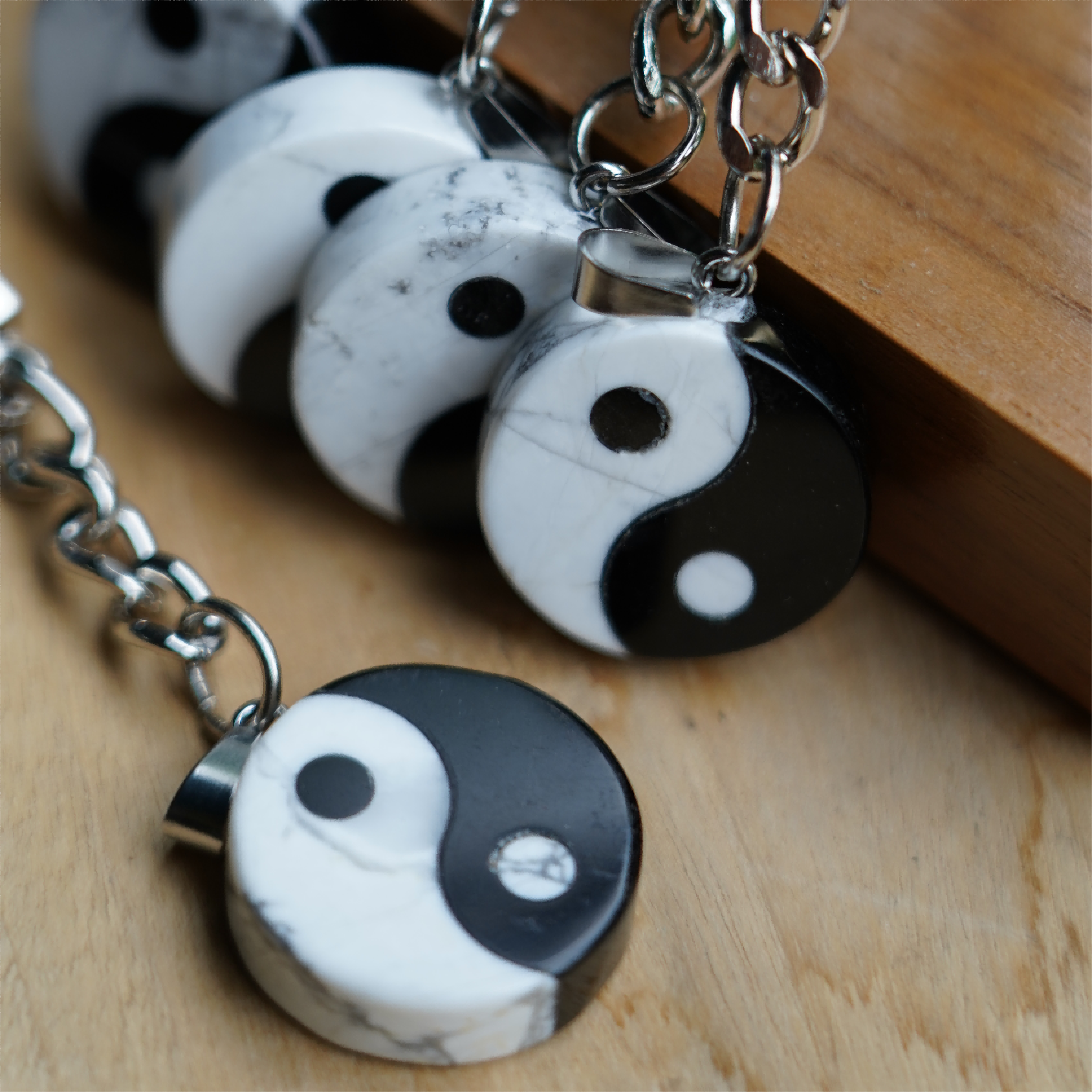 25mm Black Obsidian Howlite Yin Yang Pendant Key Chain