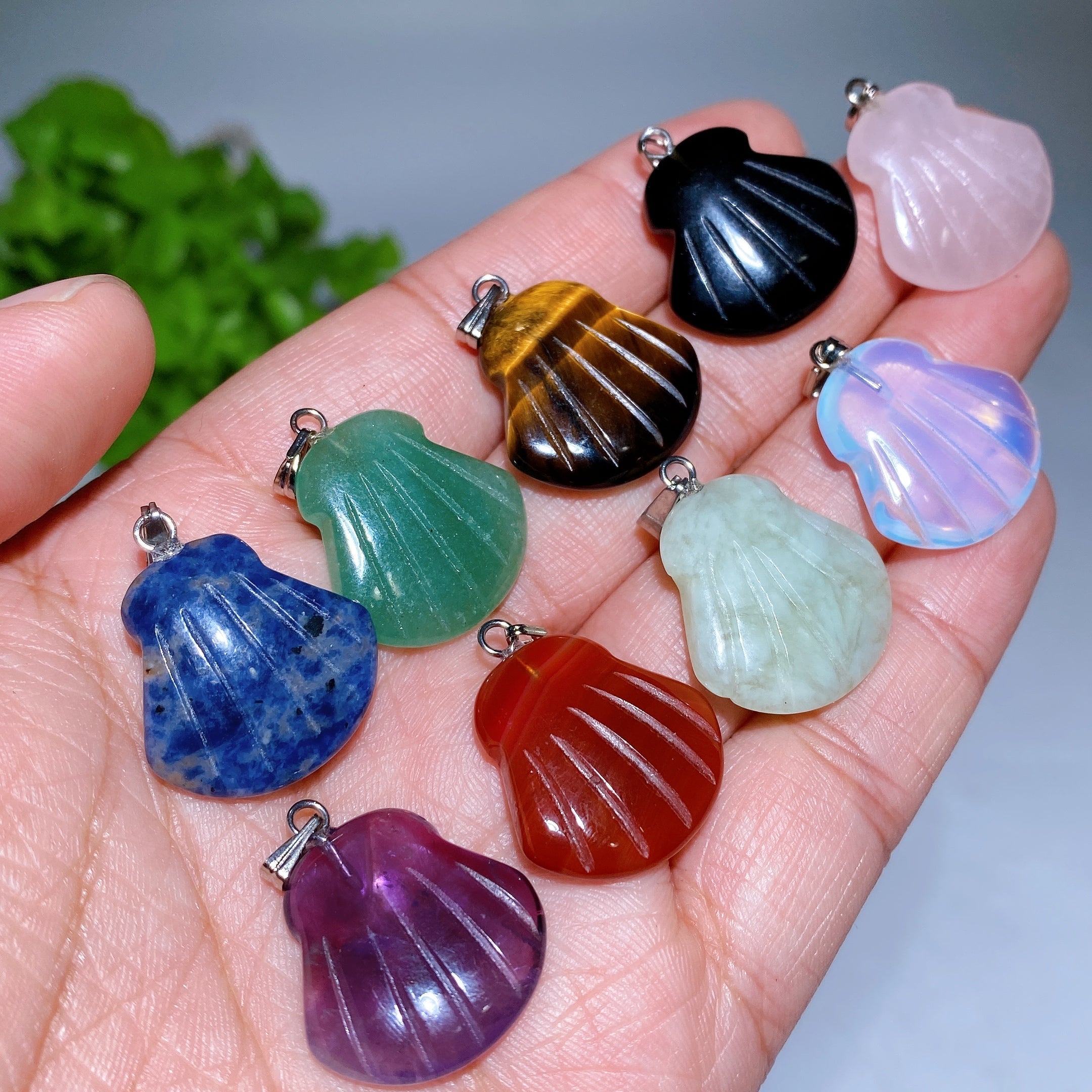 25mm Crystal Shell Pendant Spiritual Healing Necklace