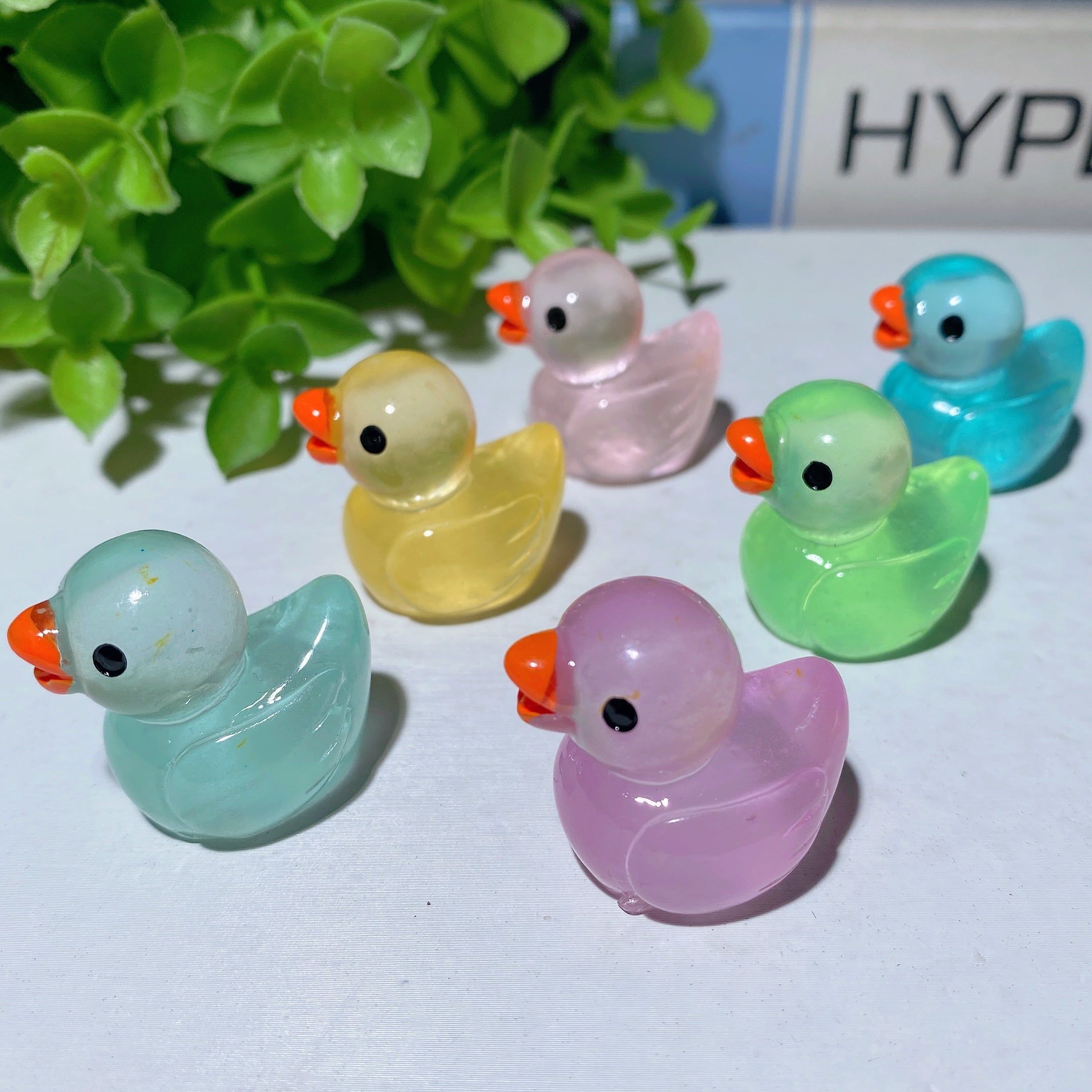 26mm Resin Luminous Mini Duck Crystal Animal Carving