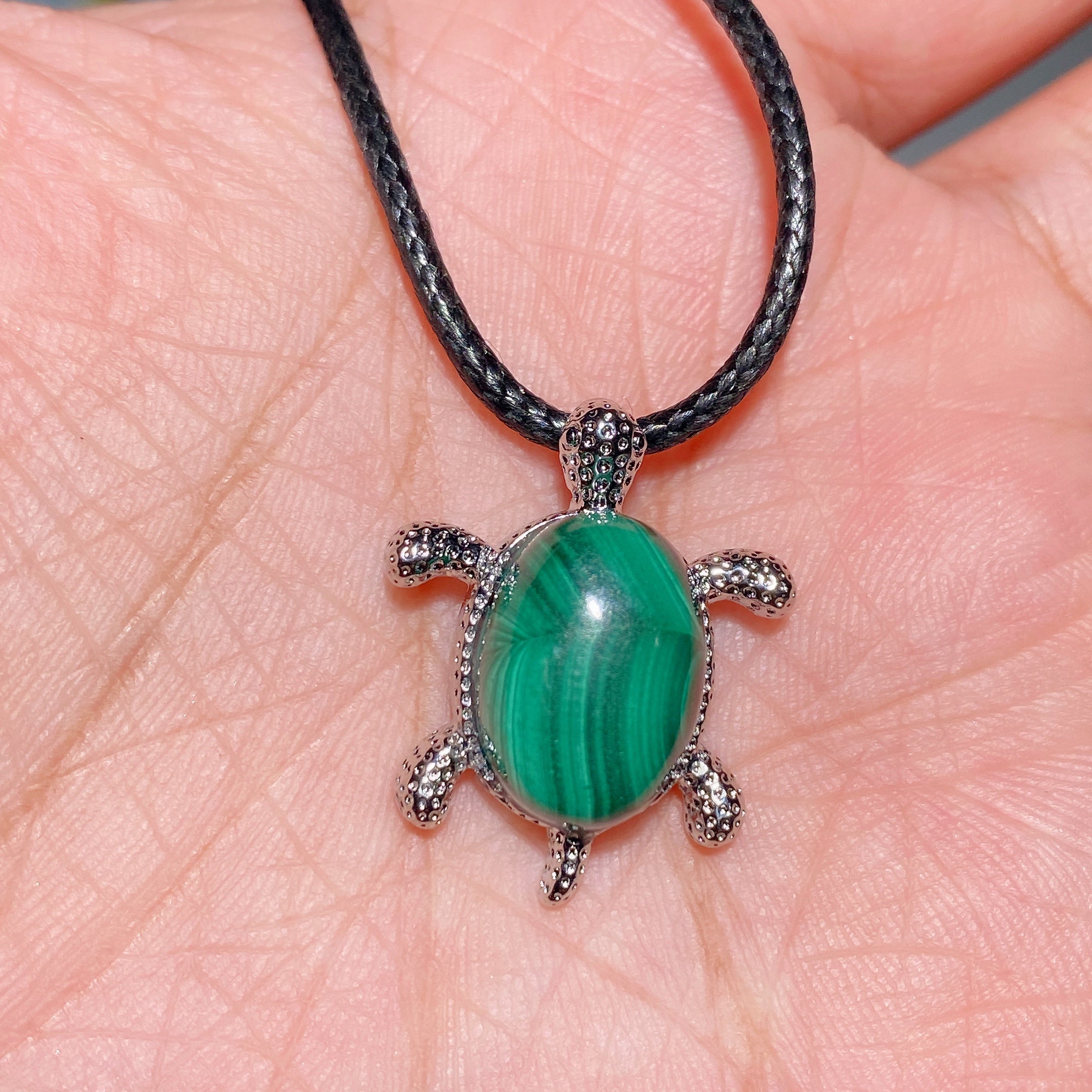 2cm Labradorite Turtle Pendant for Spiritual Healing