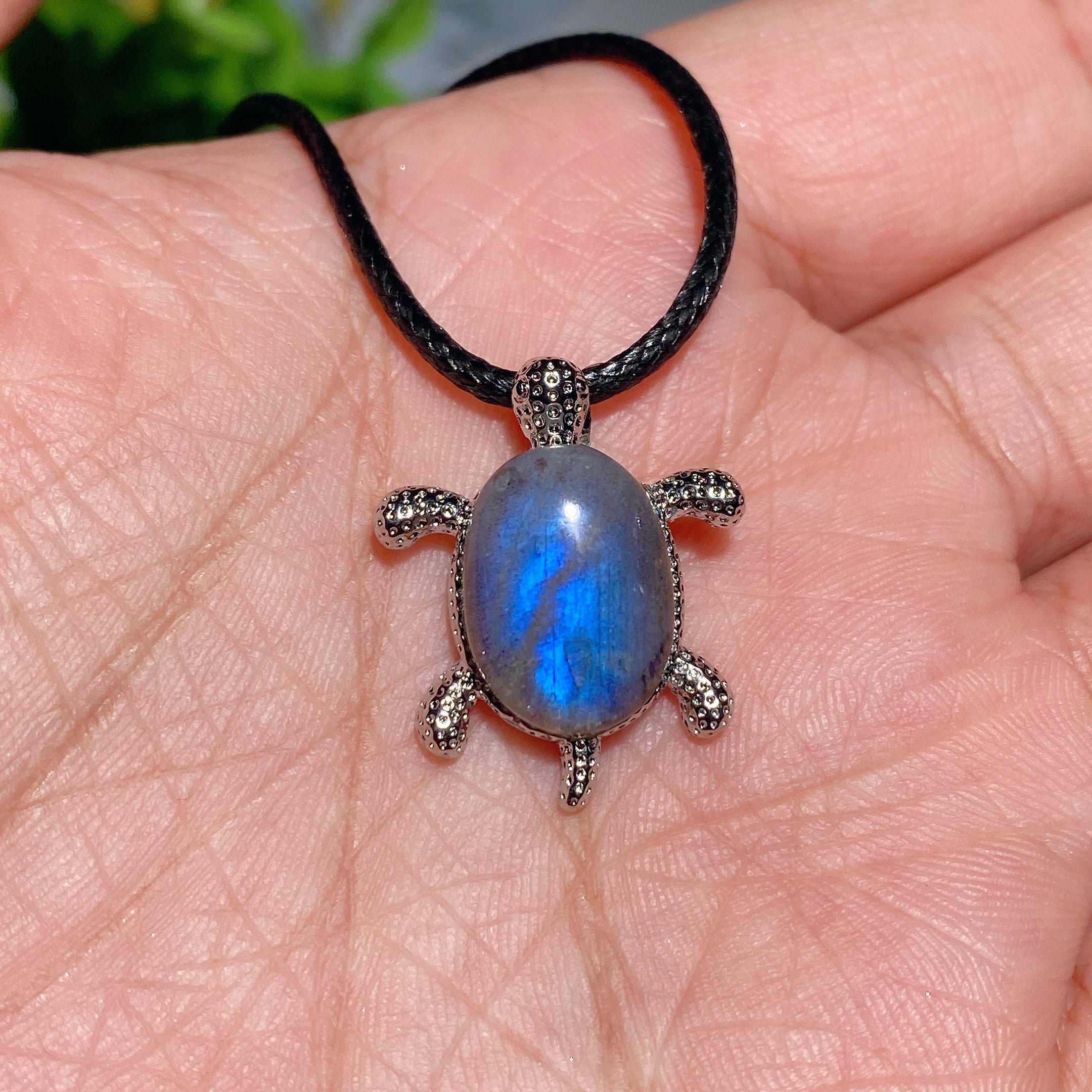 2cm Labradorite Turtle Pendant for Spiritual Healing