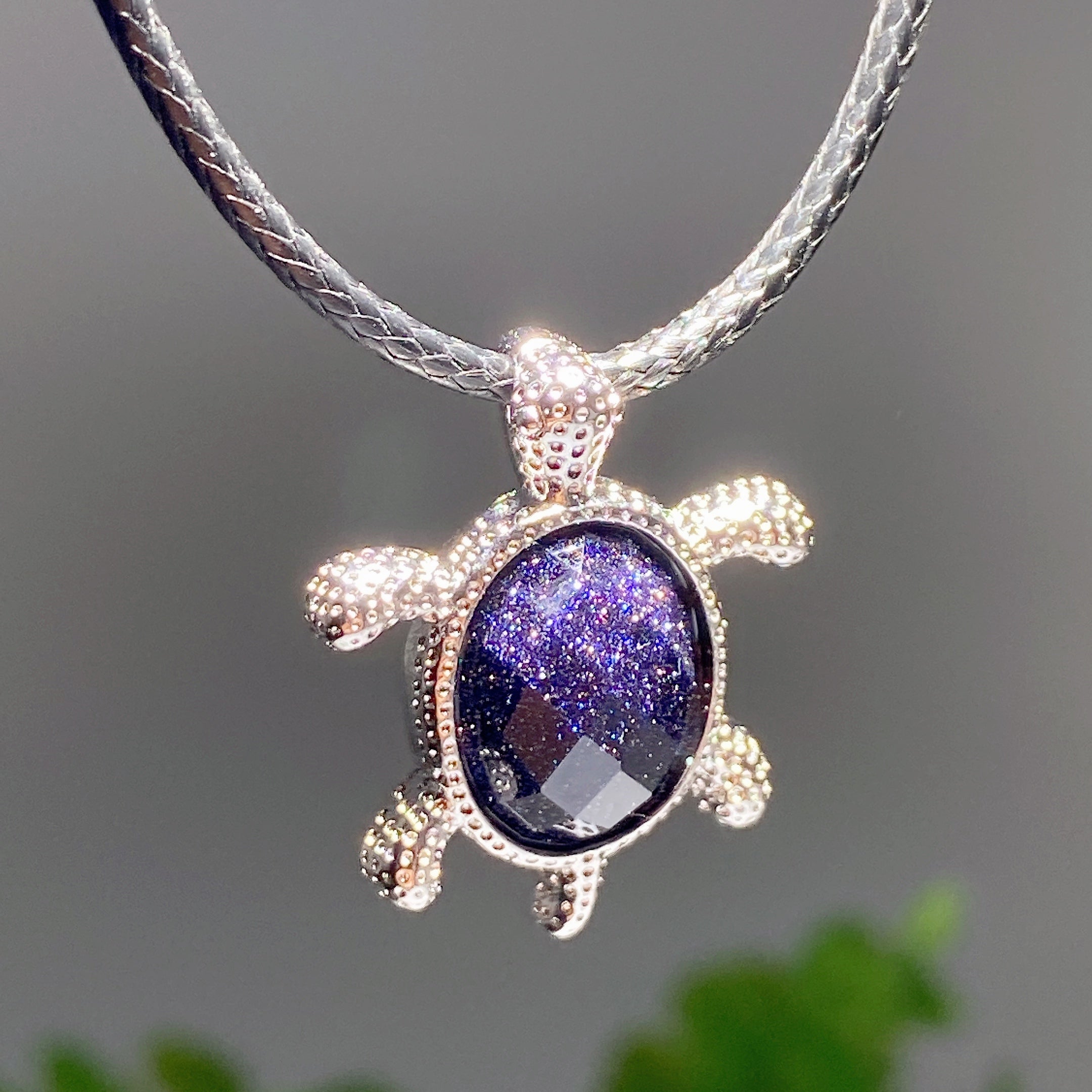 2cm Mixed Crystal Turtle Pendant for Spiritual Healing
