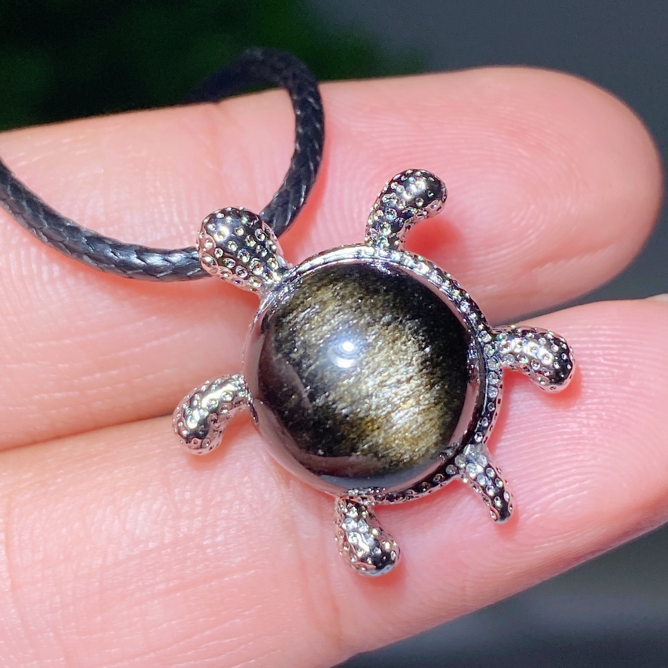 2cm Mixed Crystal Turtle Pendant for Spiritual Healing