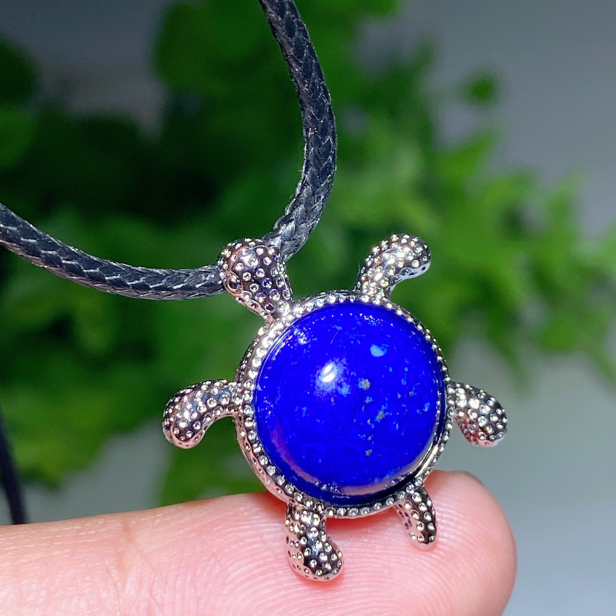 2cm Mixed Crystal Turtle Pendant for Spiritual Healing