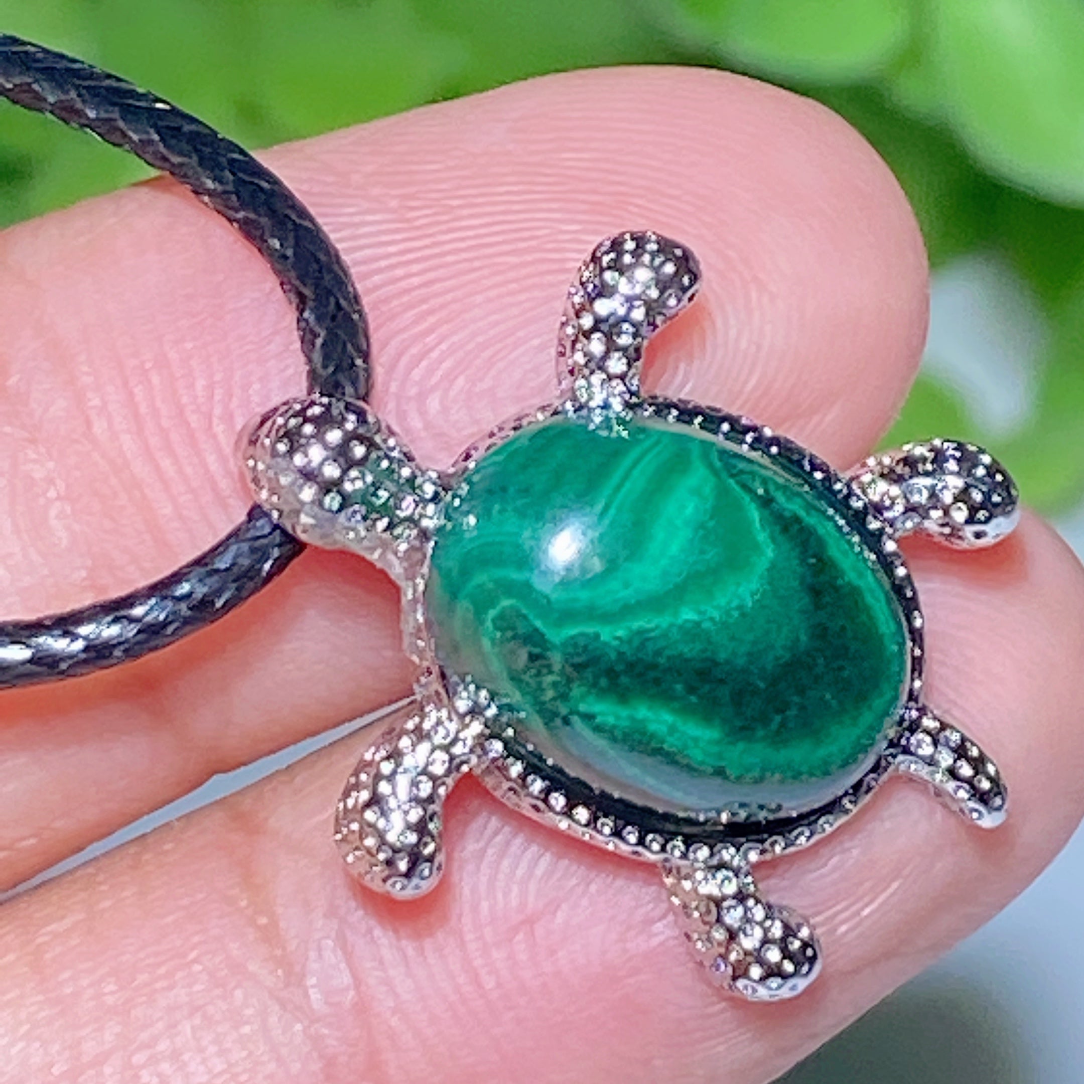 2cm Mixed Crystal Turtle Pendant for Spiritual Healing