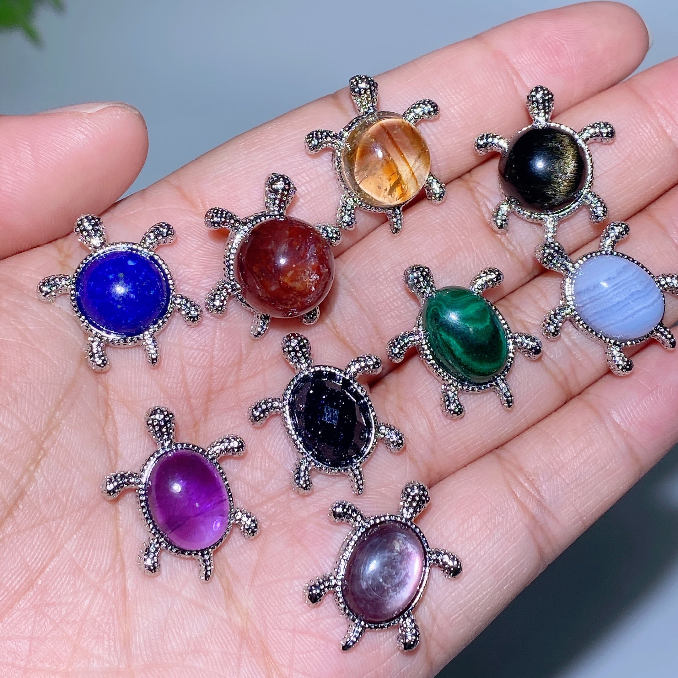 2cm Mixed Crystal Turtle Pendant for Spiritual Healing