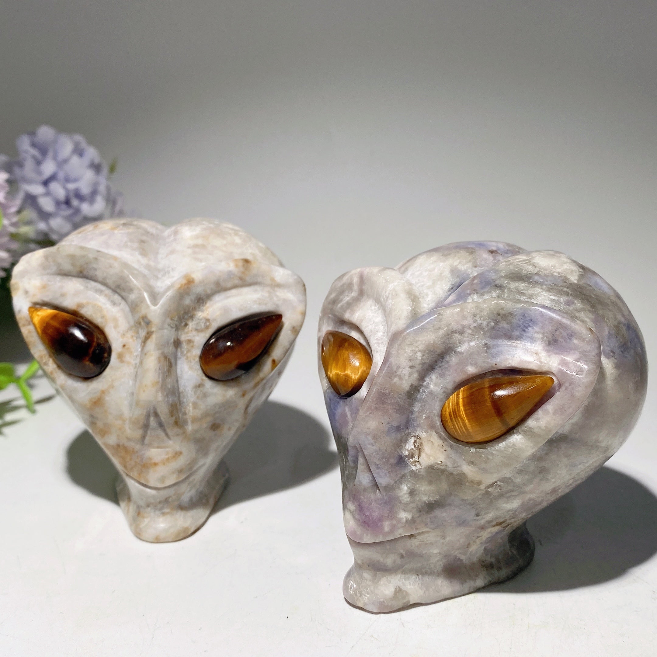 3.1-inch UV Reactive Hackmanite Alien Head Crystal Figurine