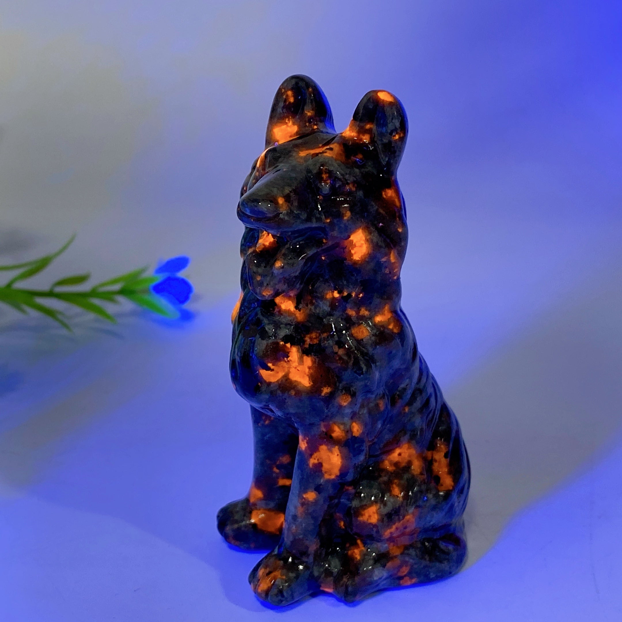 3.1in Mixed Crystal German Shepherd Dog Figurine Carving