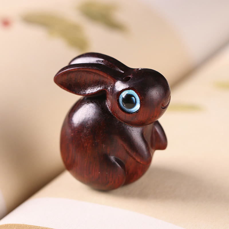 3.6cm Small Leaf Red and Green Sandalwood Lucky Rabbit Zen Decor