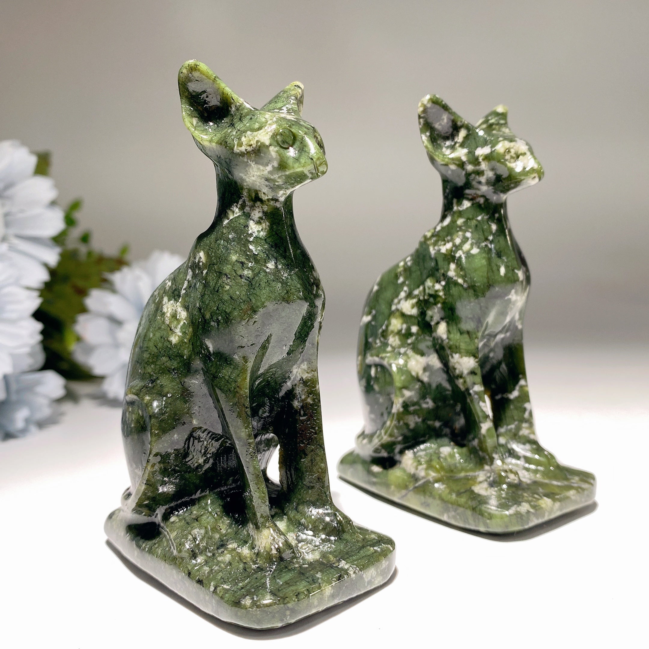 3.8 inch Serpentine Crystal Cat Carving for Healing