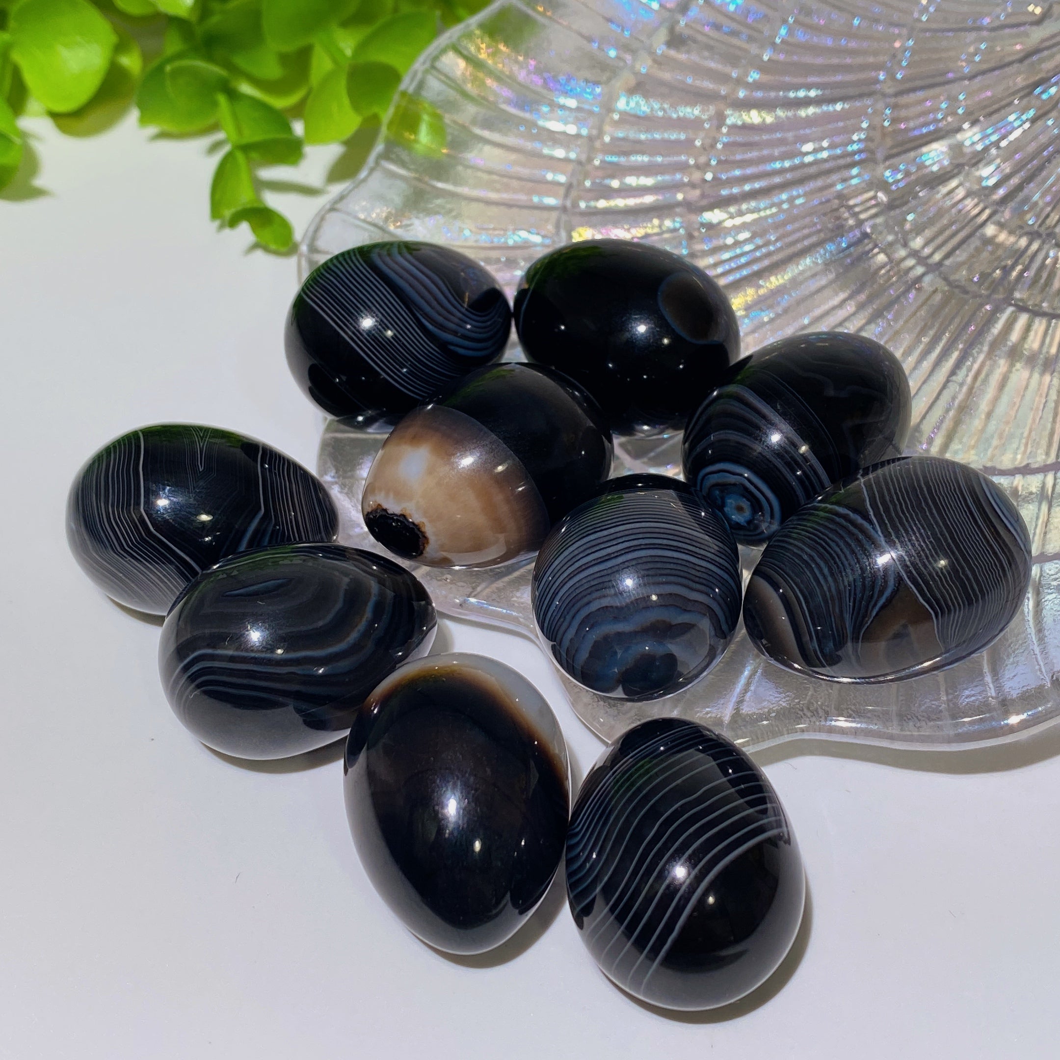 30mm Black Banded Agate Crystal Egg for Healing & Meditation