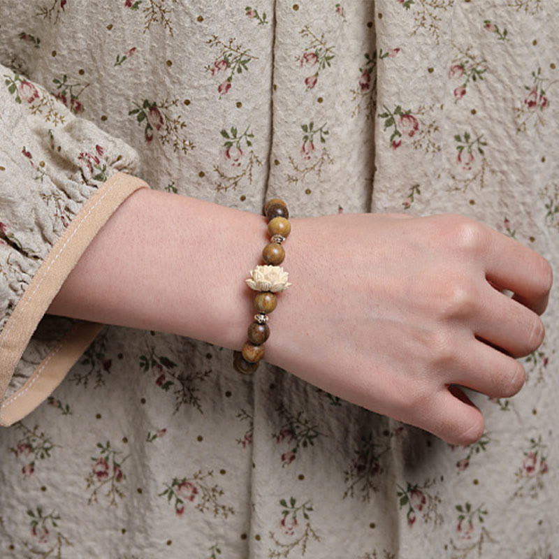 Green Sandalwood Lotus Soothing Bracelet for Tranquility & Peace