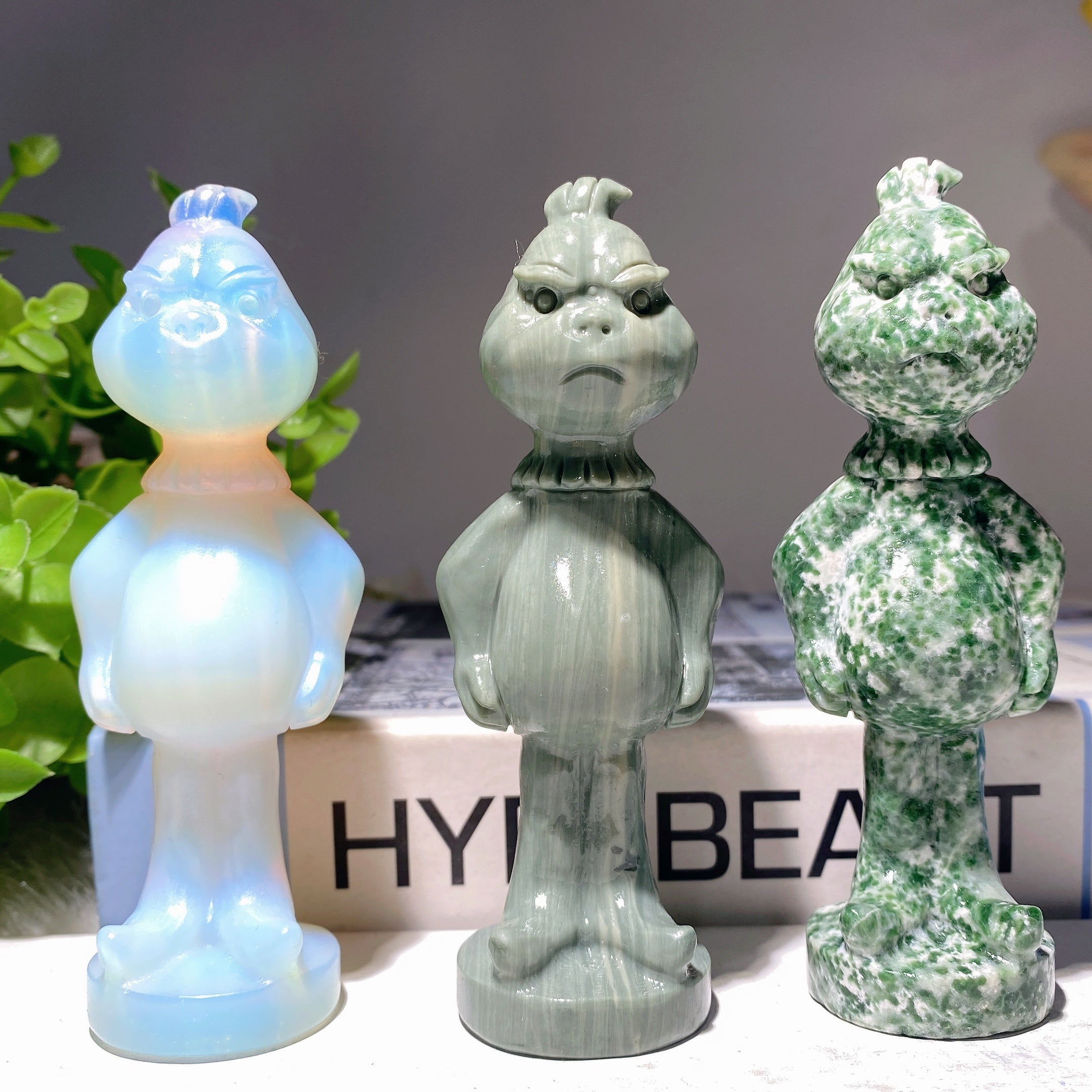 4.2-inch Mixed Crystal Grinch Spiritual Statues for Meditation