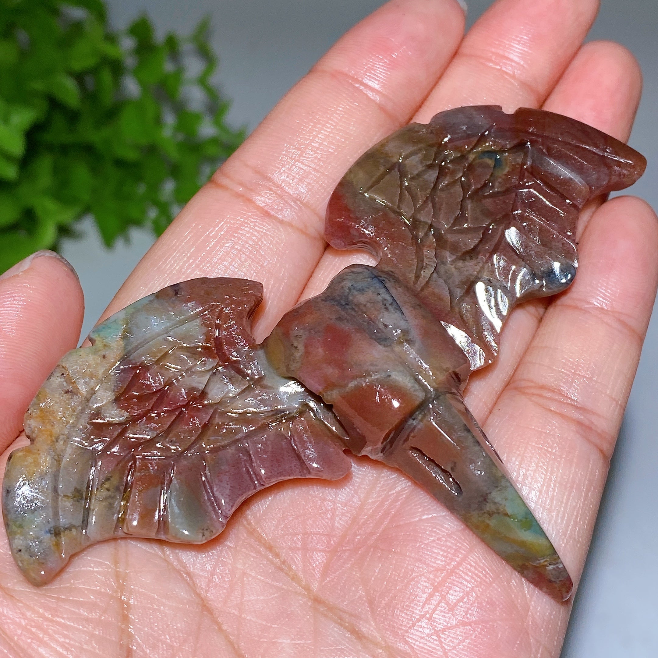 4-inch Crystal Raven Skull with Wings Carving