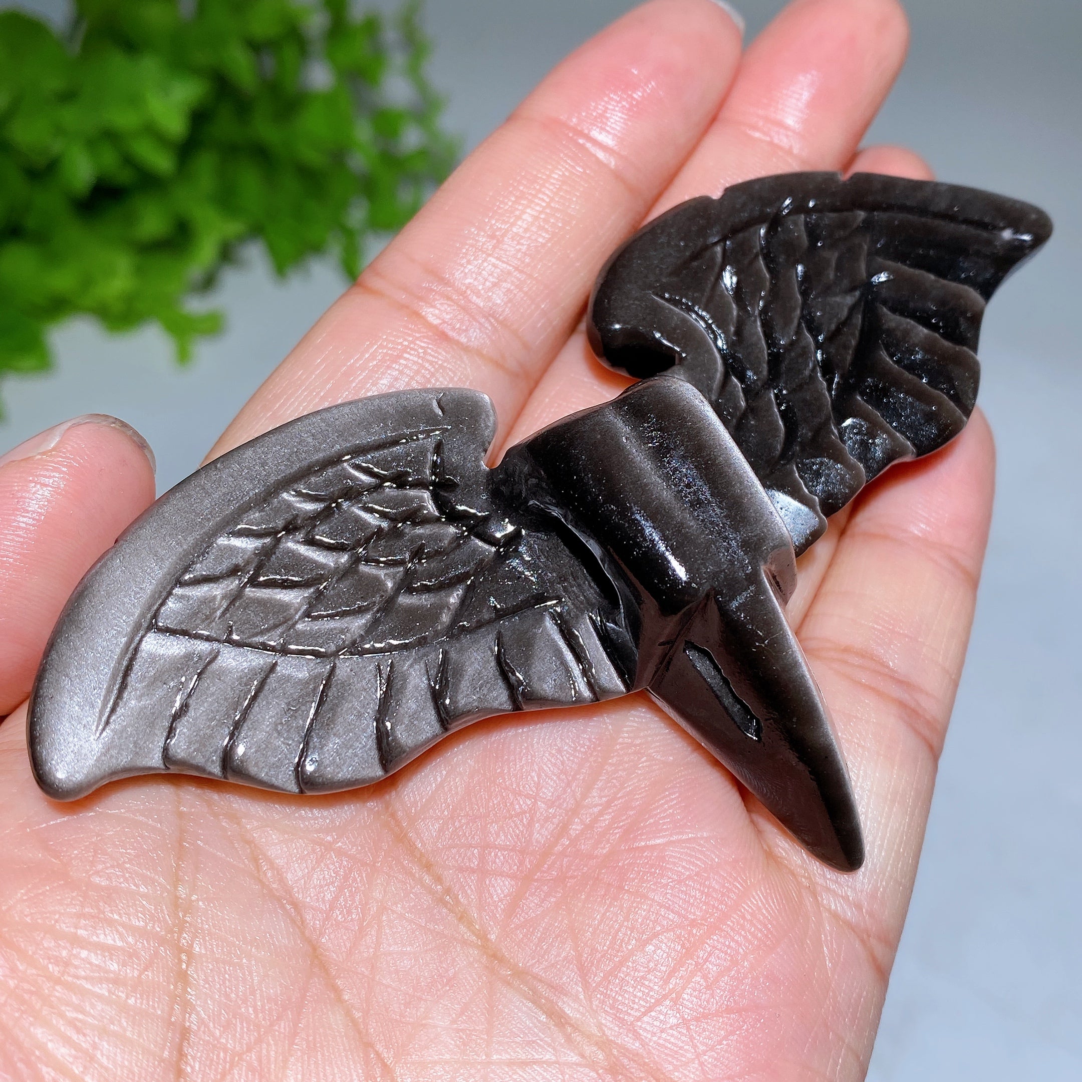 4-inch Crystal Raven Skull with Wings Carving