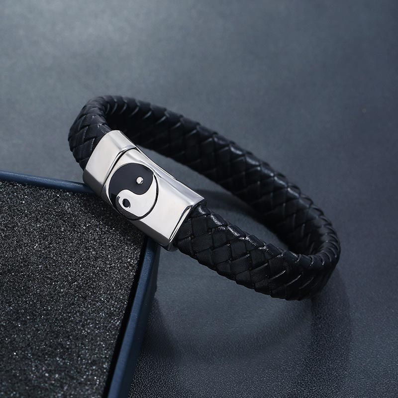 Unisex Titanium Steel Yin Yang Bracelet for Balance 22.5cm