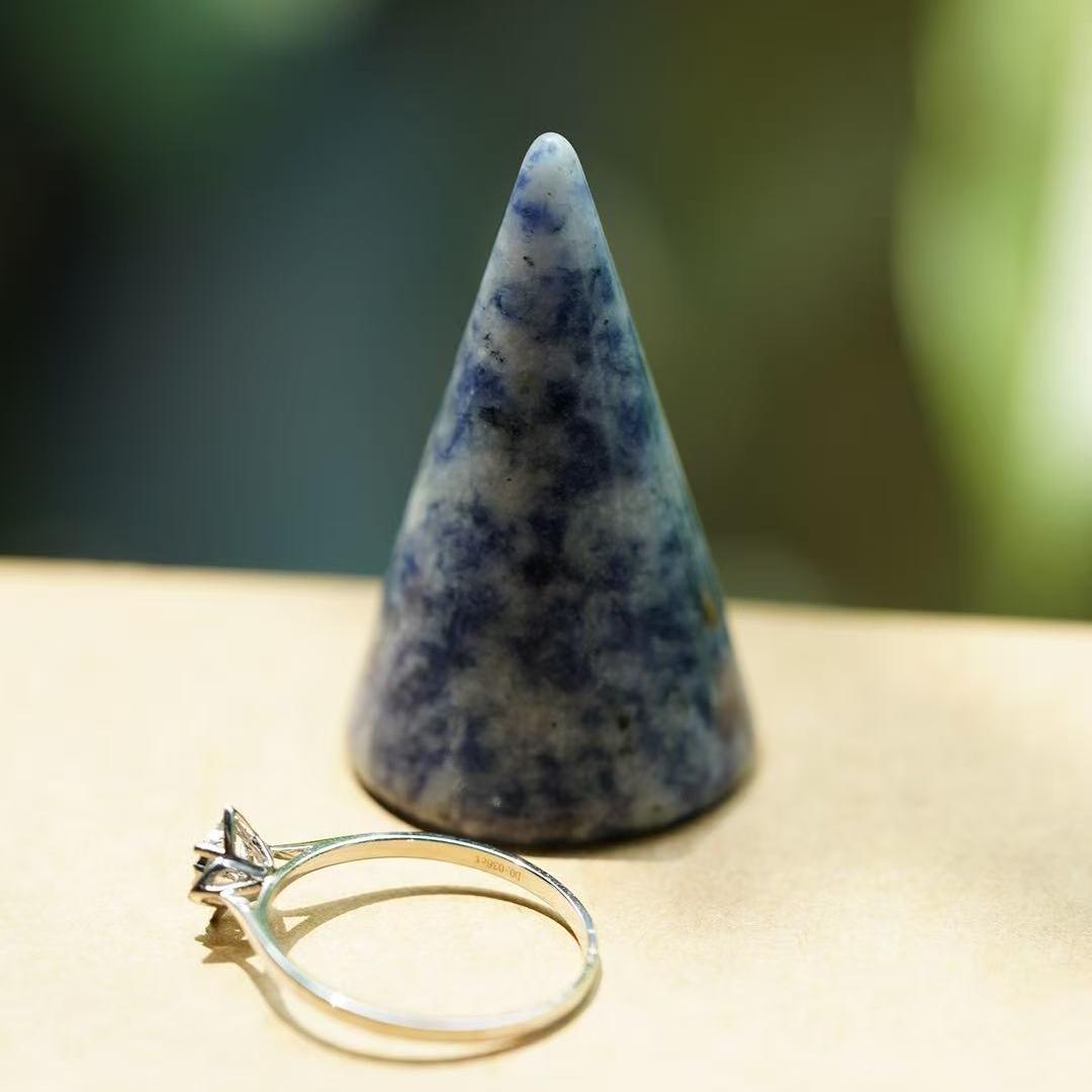 4cm Crystal Ring Holder for Healing Energy & Decor