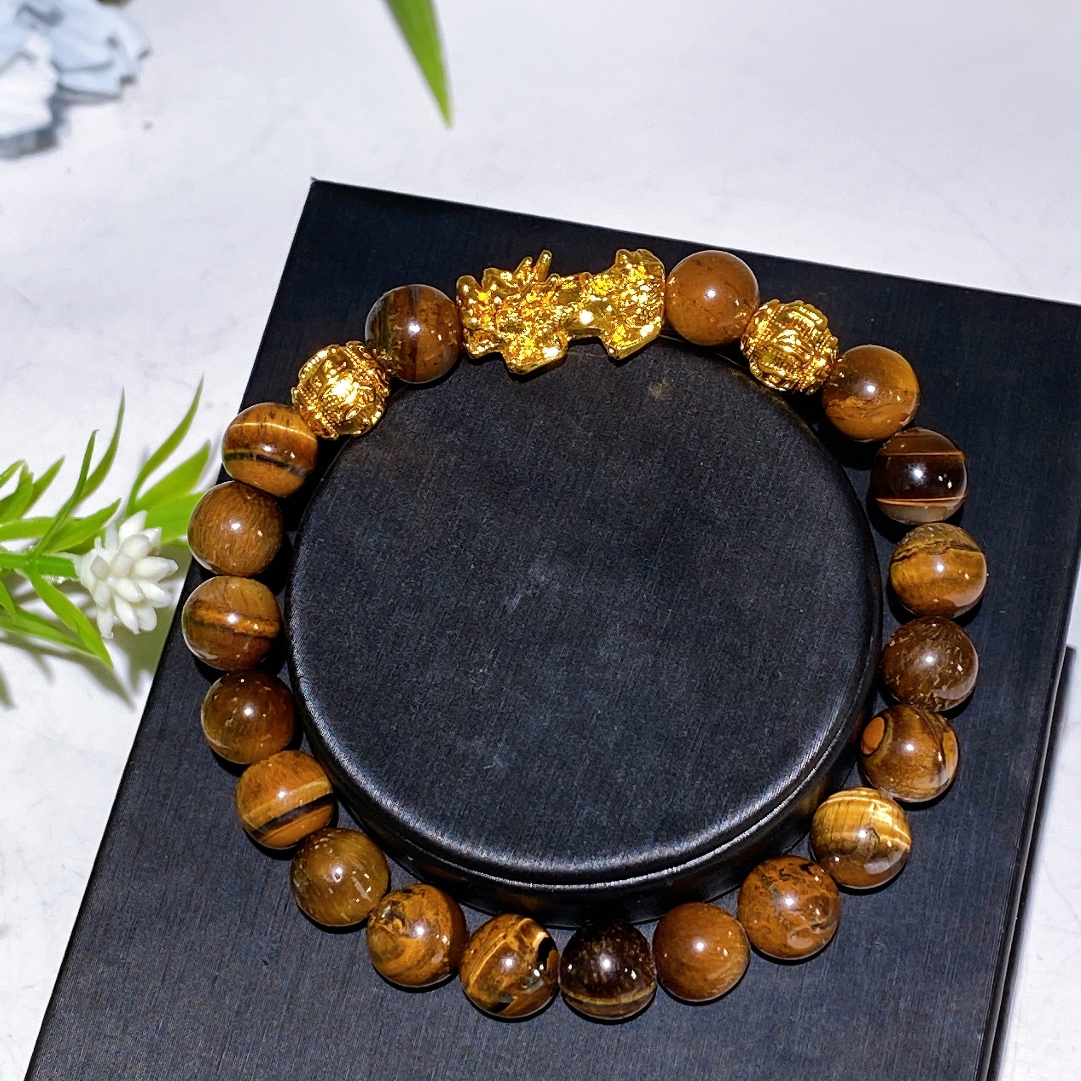 8mm Pixiu Crystal Bracelet with Gold Decor for Prosperity
