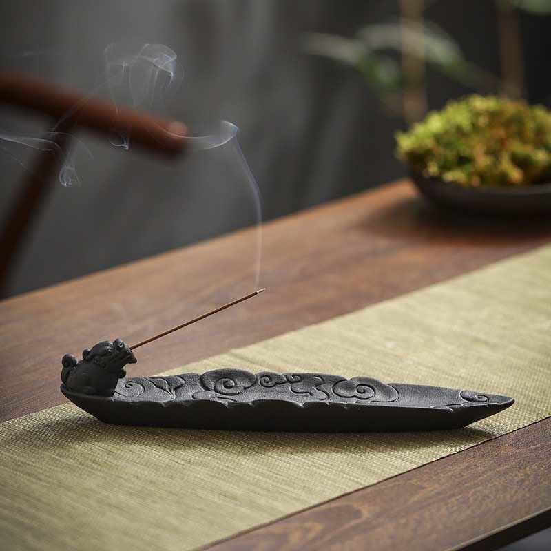 Ceramic Auspicious Clouds Pixiu Incense Burner for Meditation