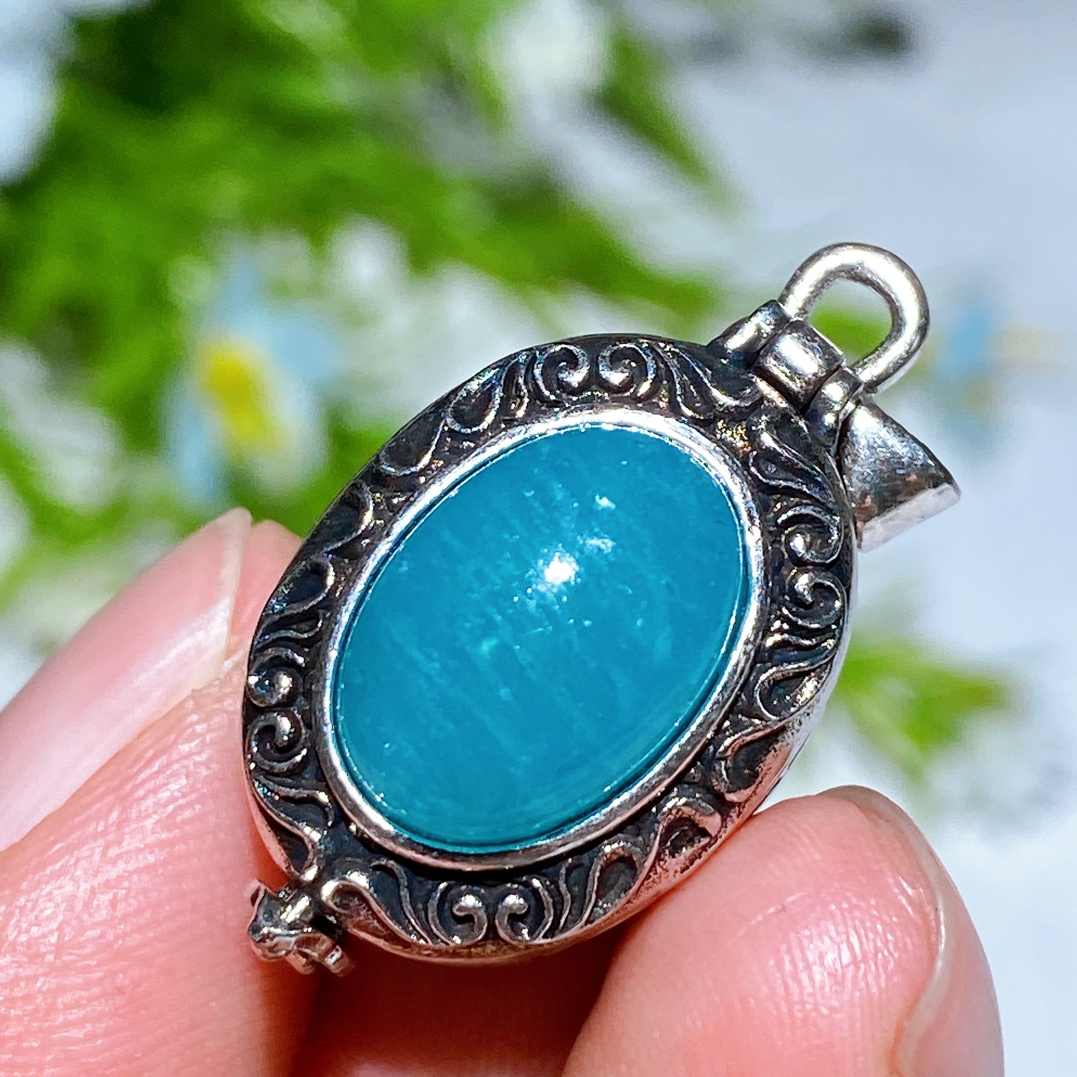 Crystal Healing Tiger Eye Pendant 25mm