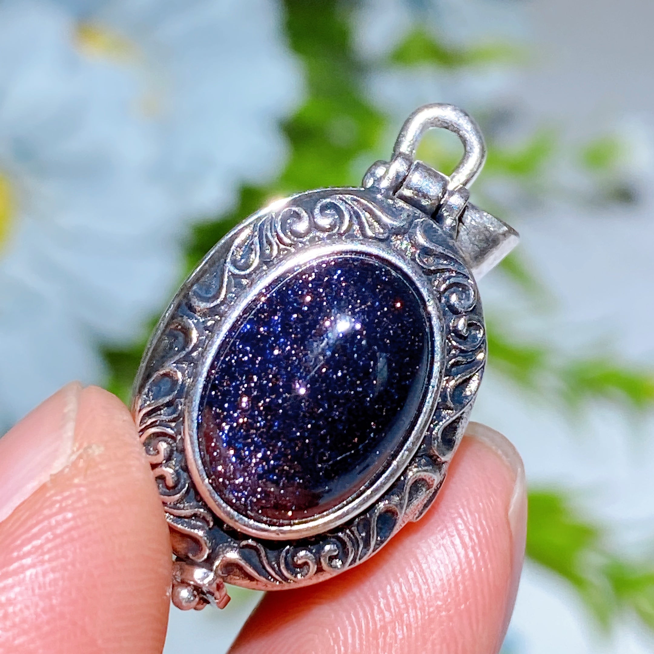 Crystal Healing Tiger Eye Pendant 25mm