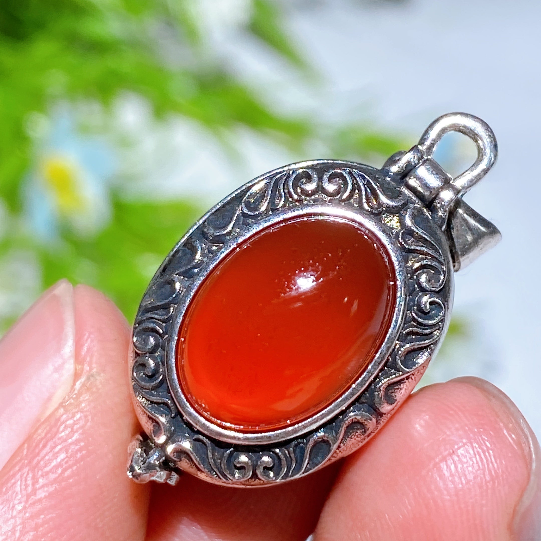 Crystal Healing Tiger Eye Pendant 25mm