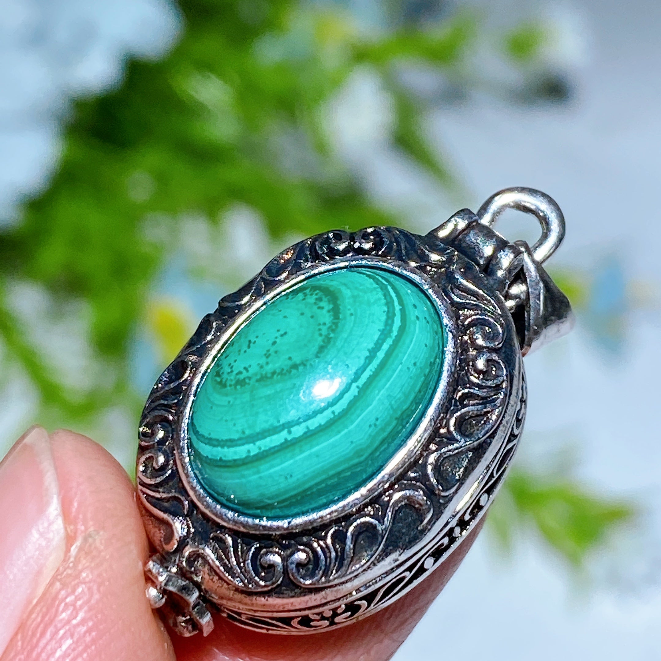 Crystal Healing Tiger Eye Pendant 25mm