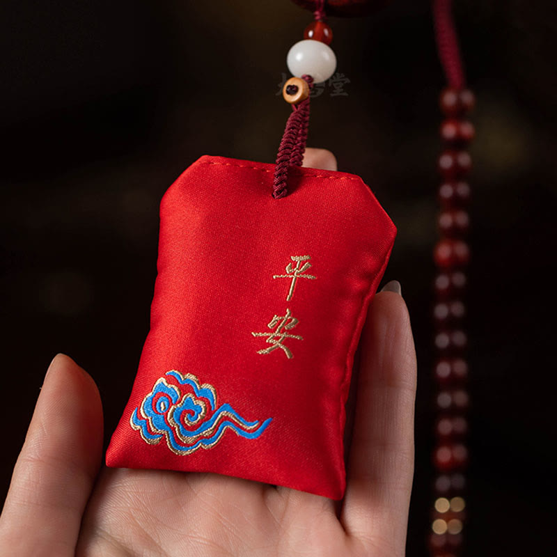 Tibetan Red Sandalwood Lotus Sachet Car Hanging Decoration