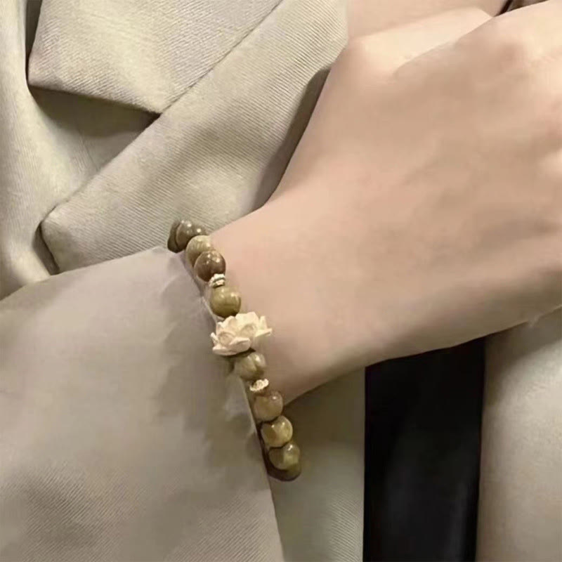 Green Sandalwood Lotus Soothing Bracelet for Tranquility & Peace