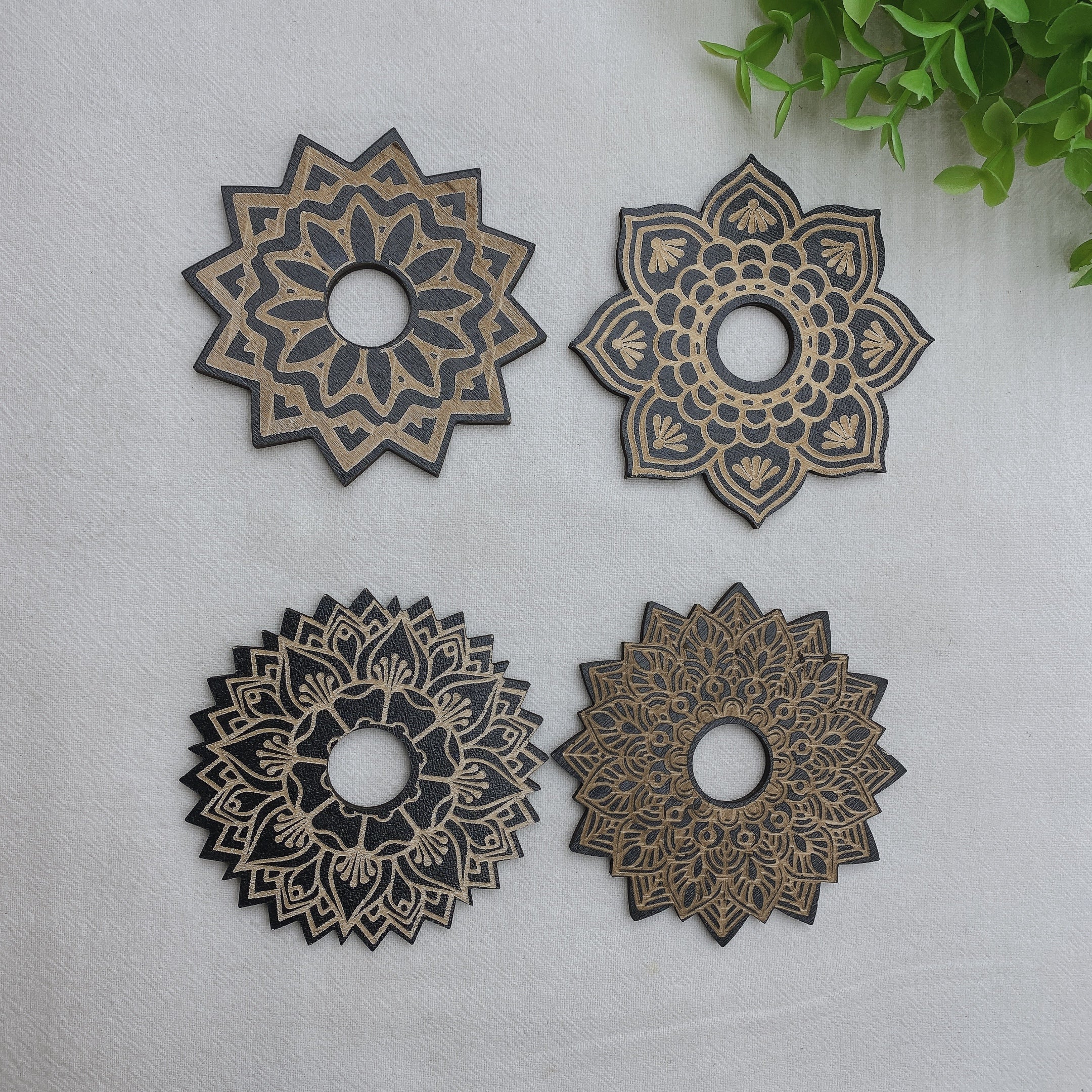 Laser Carving Wooden Sphere Stand 2.5-3.5in Crystal Decor