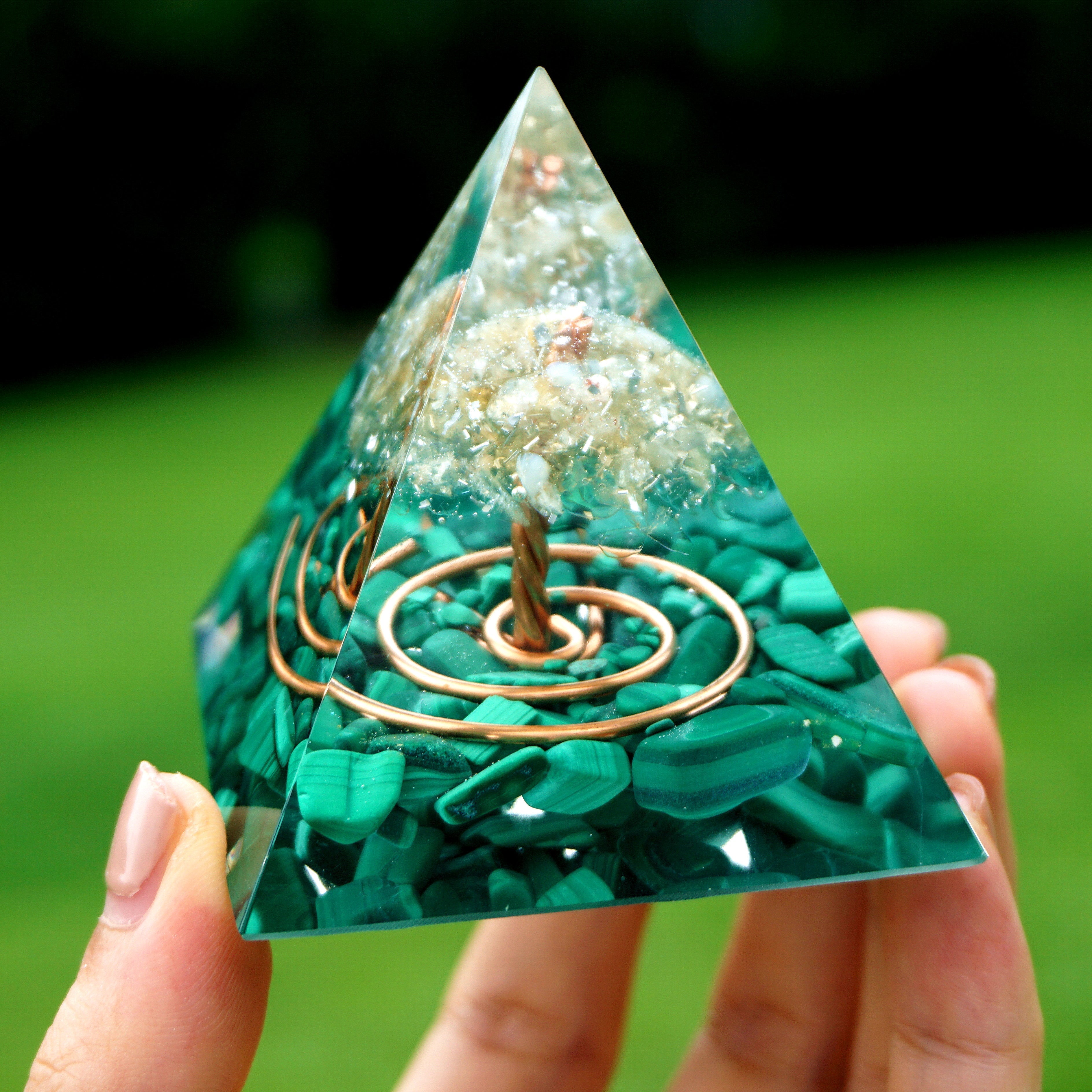 Manifesting Magic Malachite Pyramid for Meditation