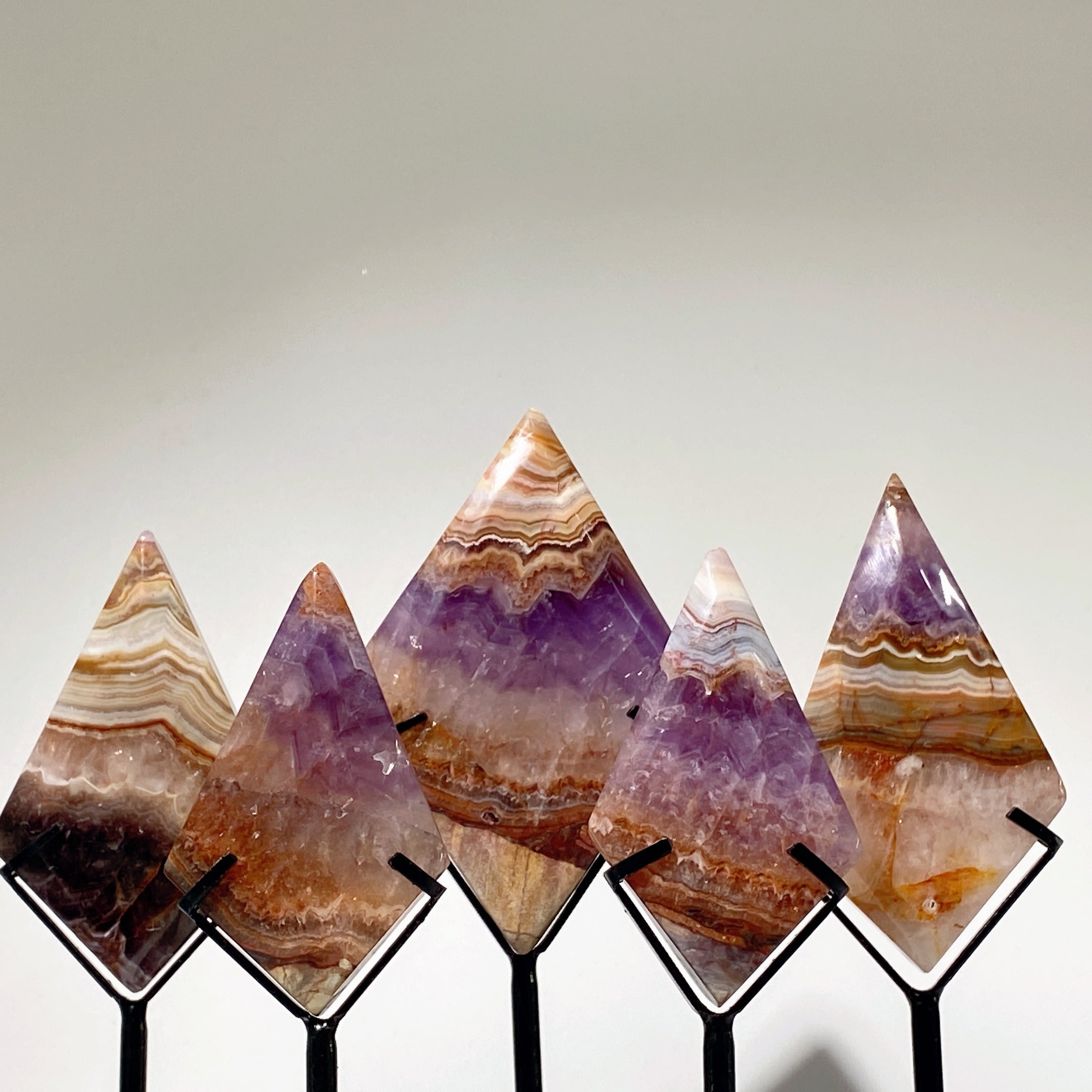 Mexican Onyx Rhombus Slab 3-4.5 Inch Raw Crystal Display