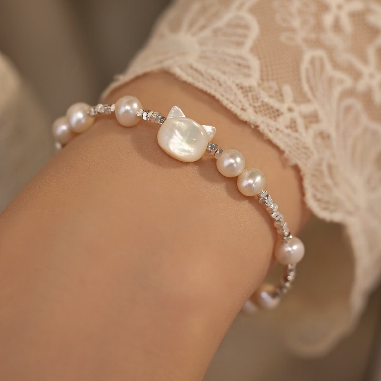 Pearl Cat Head Healing Bracelet with Tridacna Stone & Silver Chain