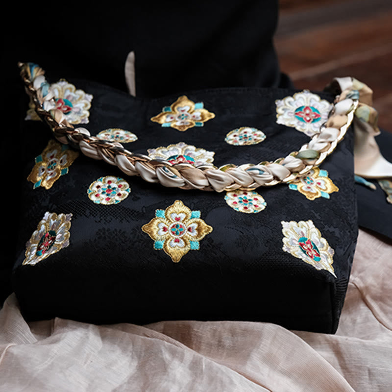 Satin Su Embroidered Crossbody Bag in Green – Elegant Yoga Tote