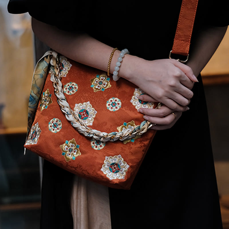 Satin Su Embroidered Crossbody Bag in Green – Elegant Yoga Tote