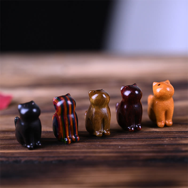 Small Leaf Red Sandalwood Lucky Mini Cat 3.2cm Decor