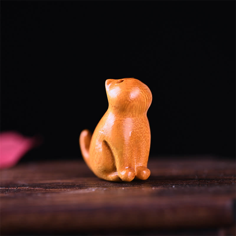 Small Leaf Red Sandalwood Lucky Mini Cat 3.2cm Decor