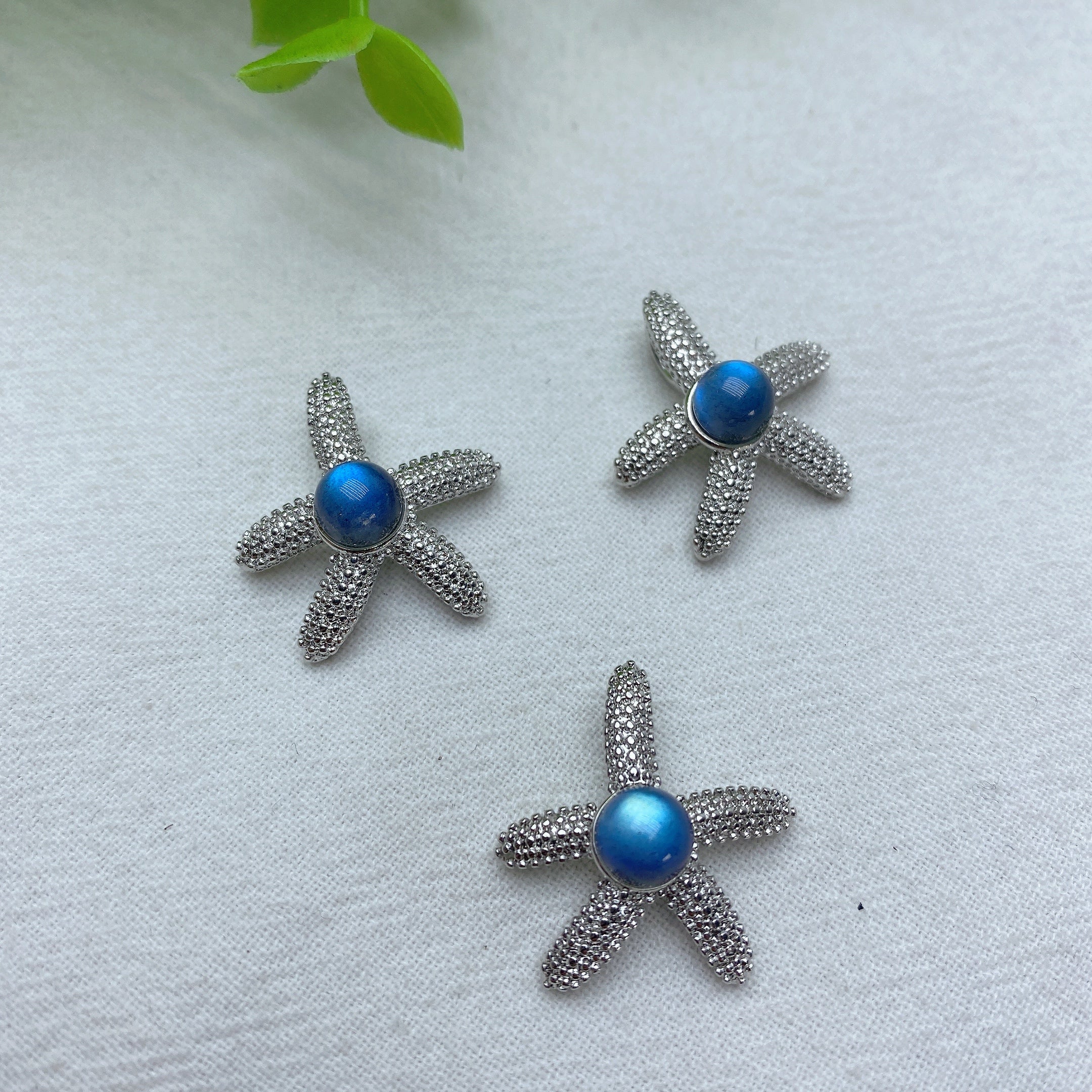 0.8" Grey Moonstone Sea Star Pendant for Healing