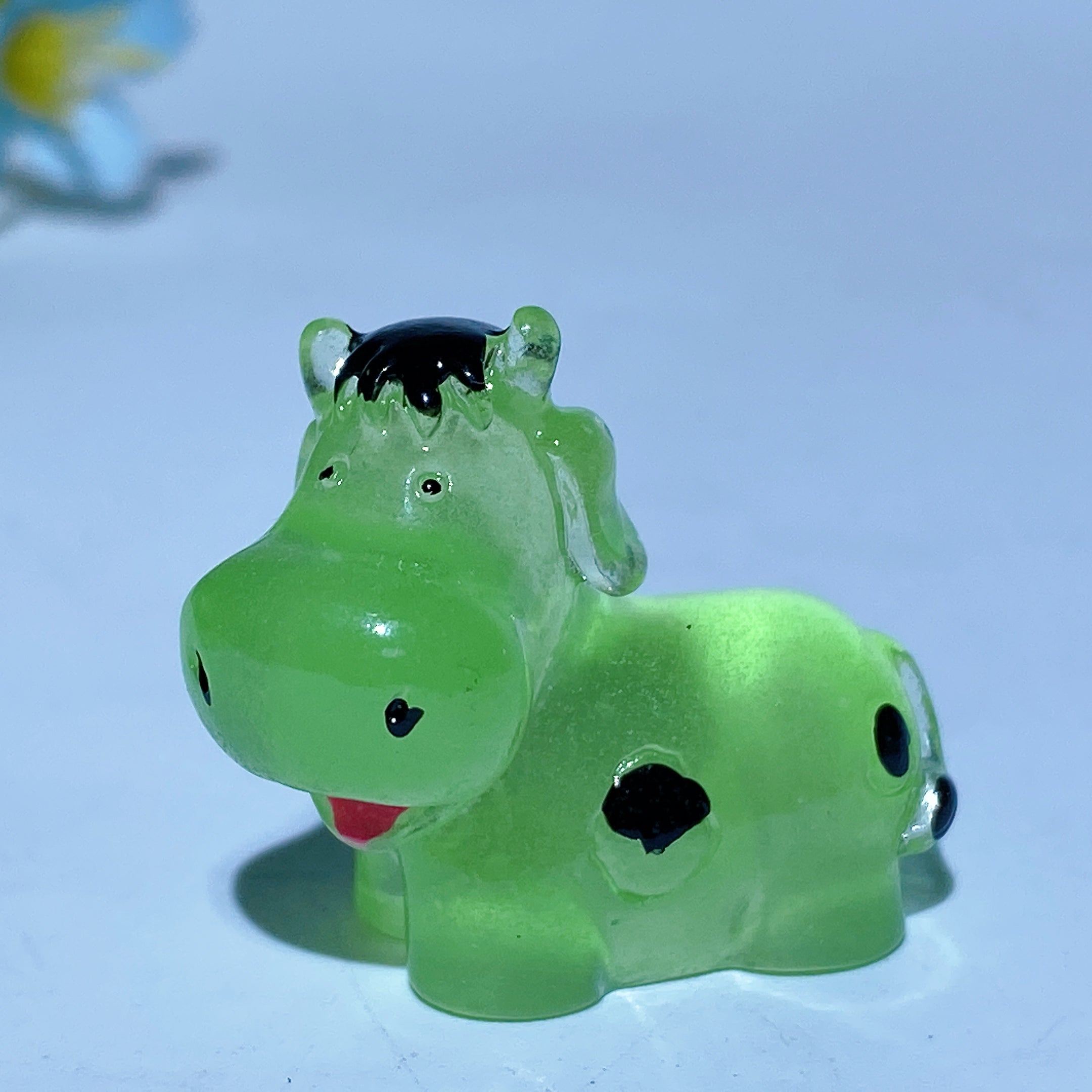1.1-inch Luminous Crystal Cow Carving for Healing