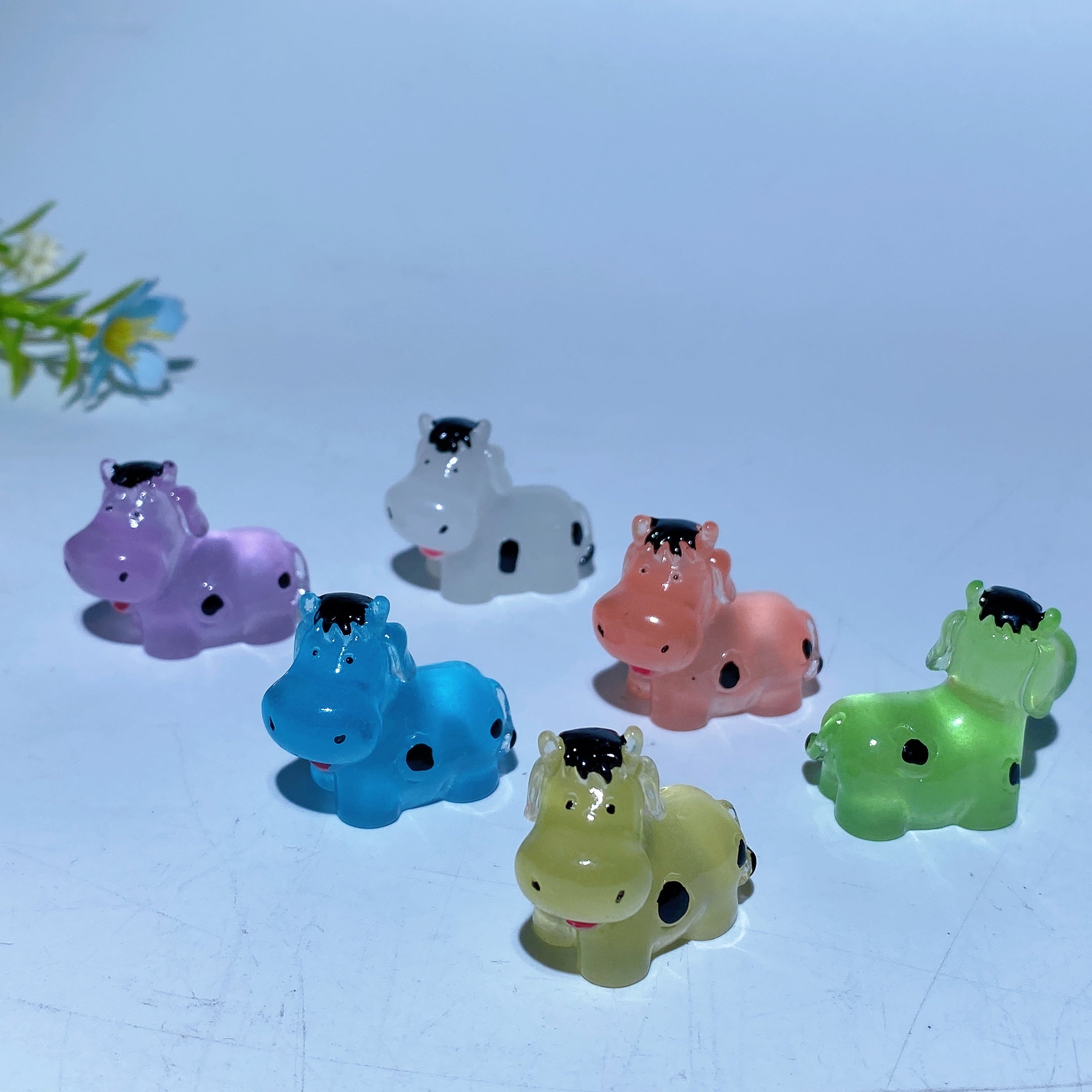 1.1-inch Luminous Crystal Cow Carving for Healing