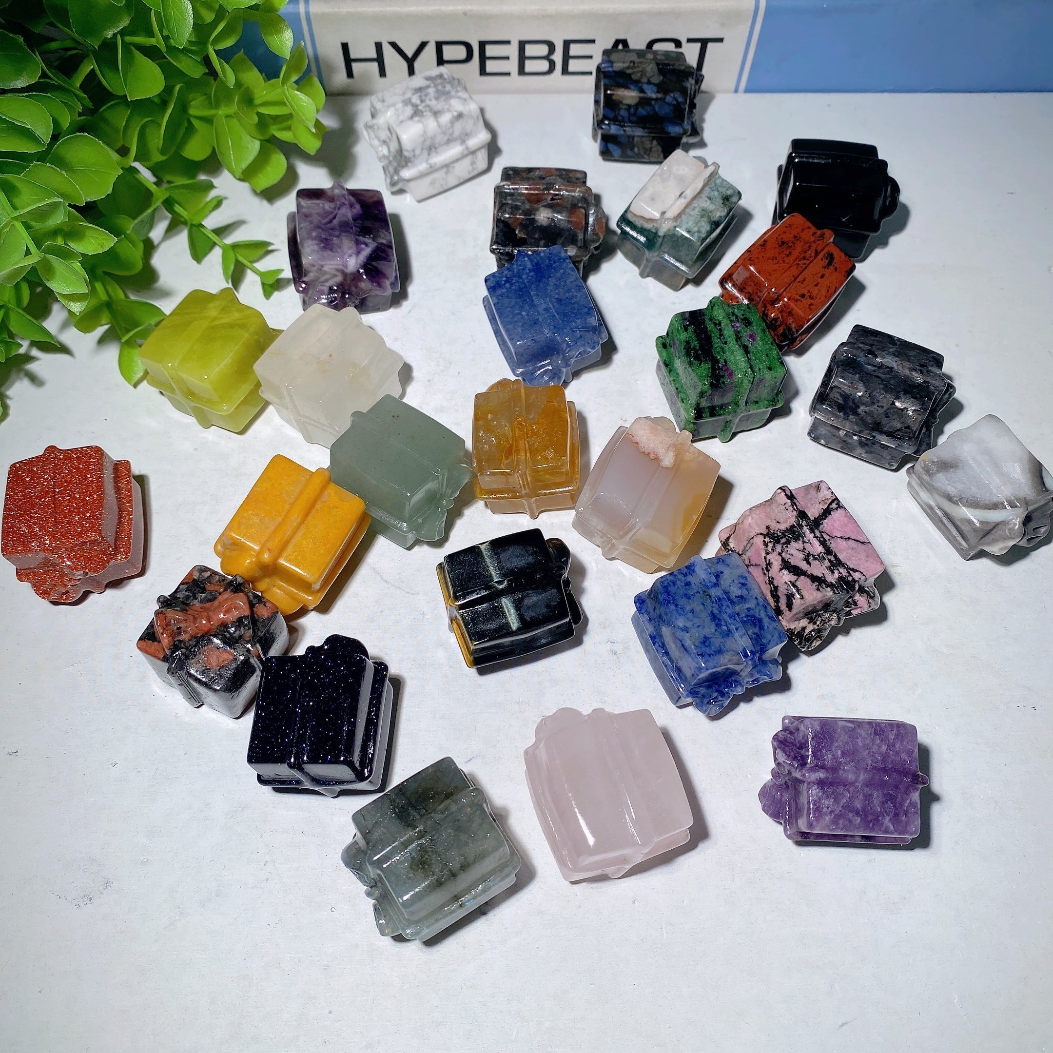 1.1 Inch Mixed Crystal Gift Box Figurines for Healing