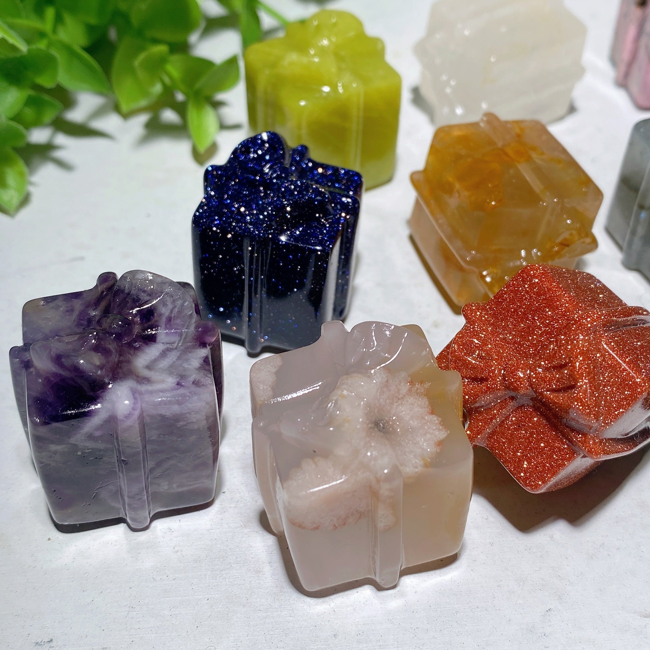 1.1 Inch Mixed Crystal Gift Box Figurines for Healing
