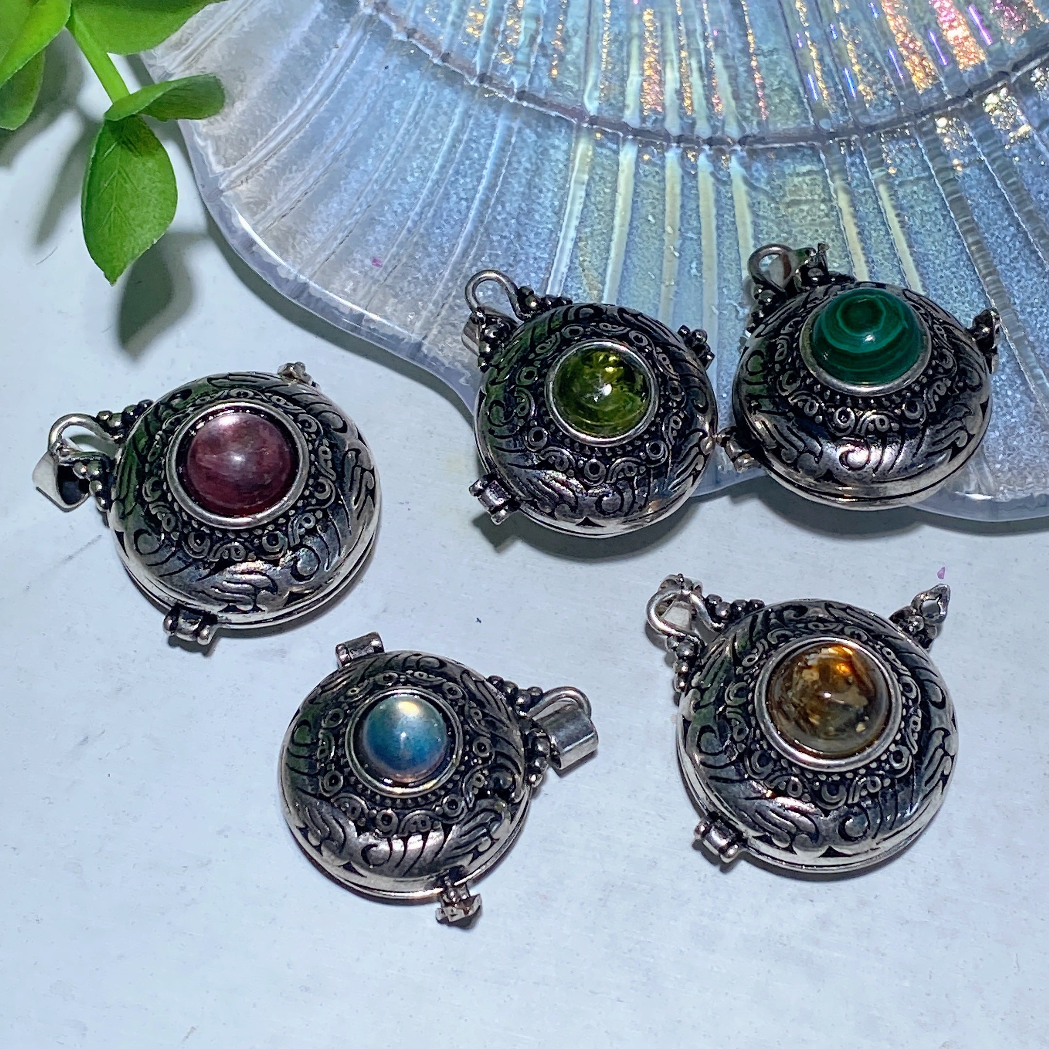 1.1-inch Mixed Crystal Spiritual Pendant for Healing & Protection