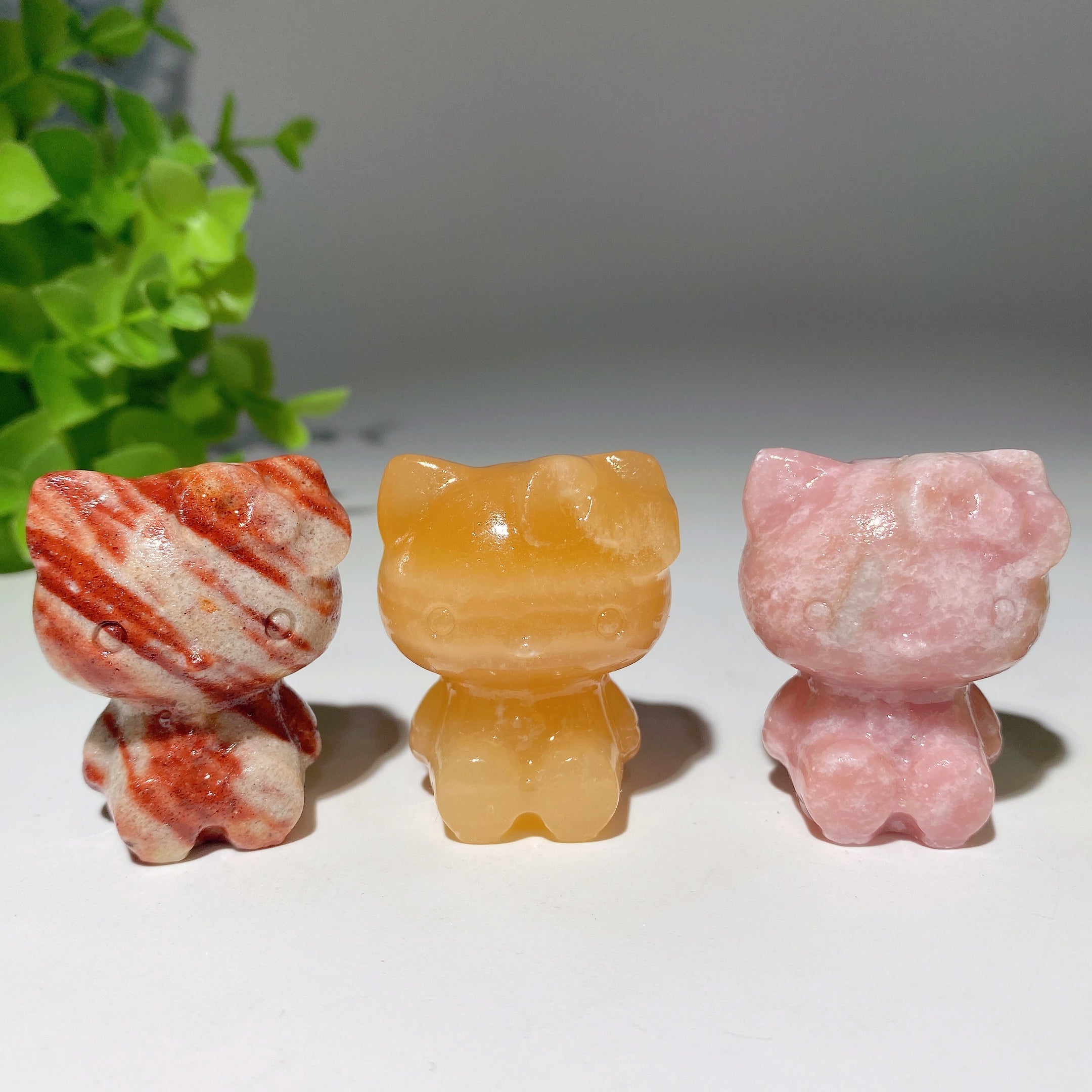 1.6-inch Mixed Crystal Hello Kitty Figure | Healing Energy Cat