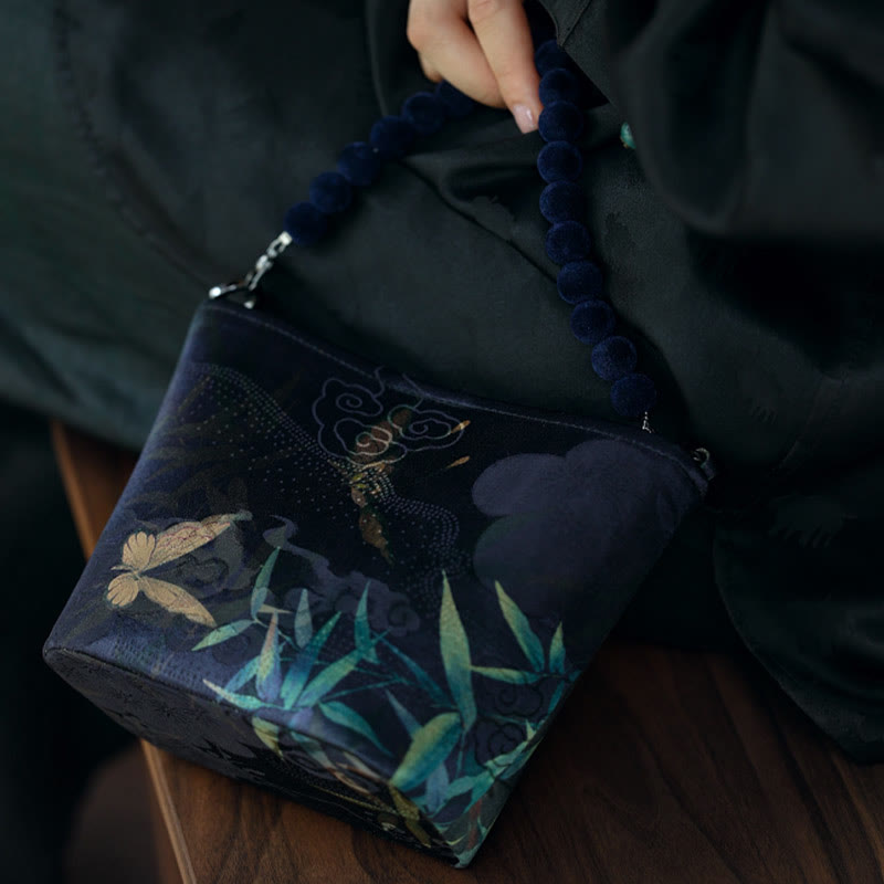 14cm Spiritual Metal Chain Crossbody Bag with Butterfly Design