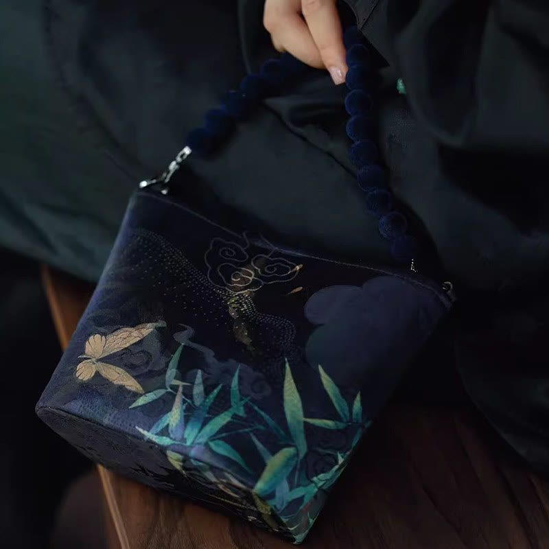 14cm Spiritual Metal Chain Crossbody Bag with Butterfly Design