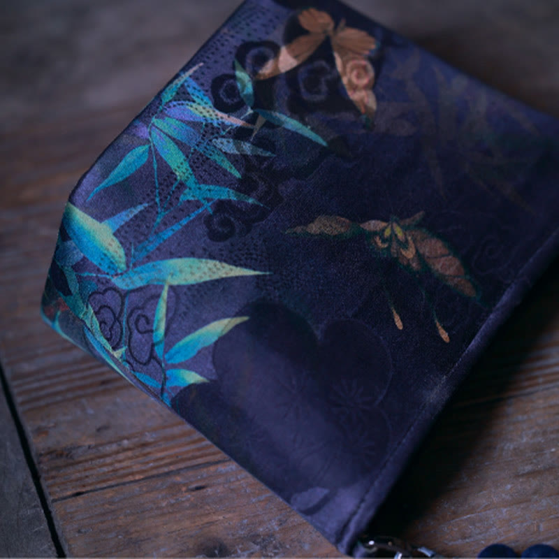 14cm Spiritual Metal Chain Crossbody Bag with Butterfly Design