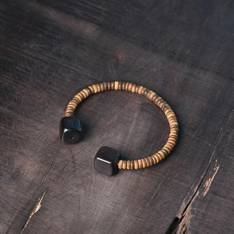 Green Sandalwood Cube Balance Bracelet 16-17 cm