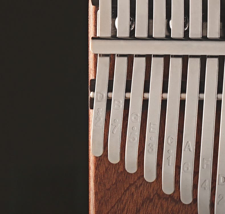 21 Keys Yellow Sandalwood Kalimba Thumb Piano for Meditation
